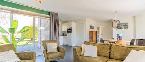 Bungalow | Oppholdsrom | Peis