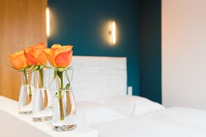 خزنة داخل الغرفة ومكتب ومكواة/لوح كي وواي فاي مجانًا