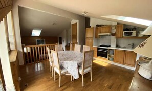 Interior - Warm Apartment for 6/7 People, Quiet, Spacious, Bright, Wi-fi (Beaufort)