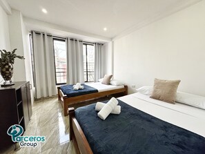 4 bedrooms, iron/ironing board, internet, bed sheets