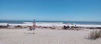 Charming 2-bedroom House with 5 minute walk to Cocoa Beach