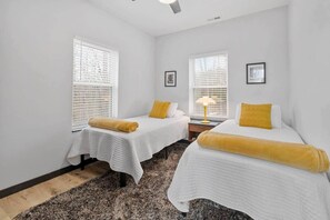 3 bedrooms, iron/ironing board, WiFi, bed sheets