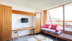 Unclassified image, 3 of 3, button - Apartment for 6 People in Arc 1600 Close to the Slopes and Shops (Bourg-Saint-Maurice)