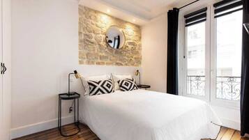 Apartment | 2 bedrooms, laptop workspace, iron/ironing board, bed sheets