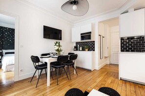 Apartment | Dining