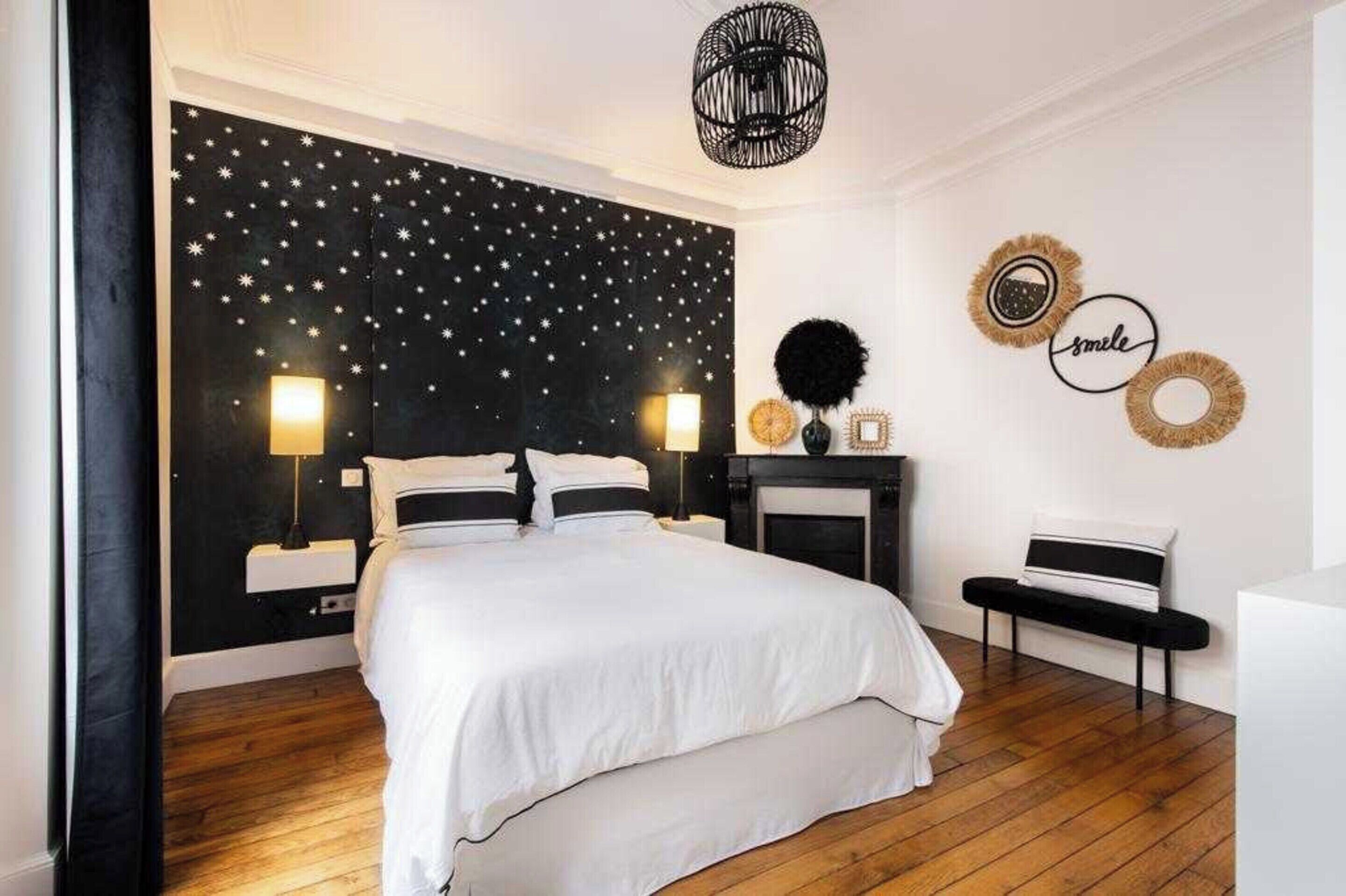 2 bedrooms, laptop workspace, iron/ironing board, bed sheets