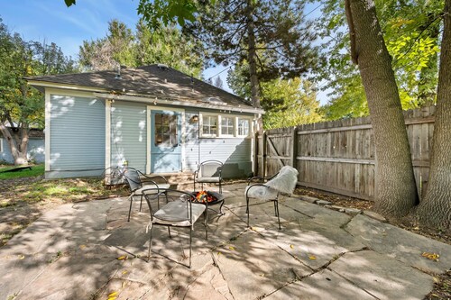 Oak Street Bungalow | Walk to Old Town & CSU