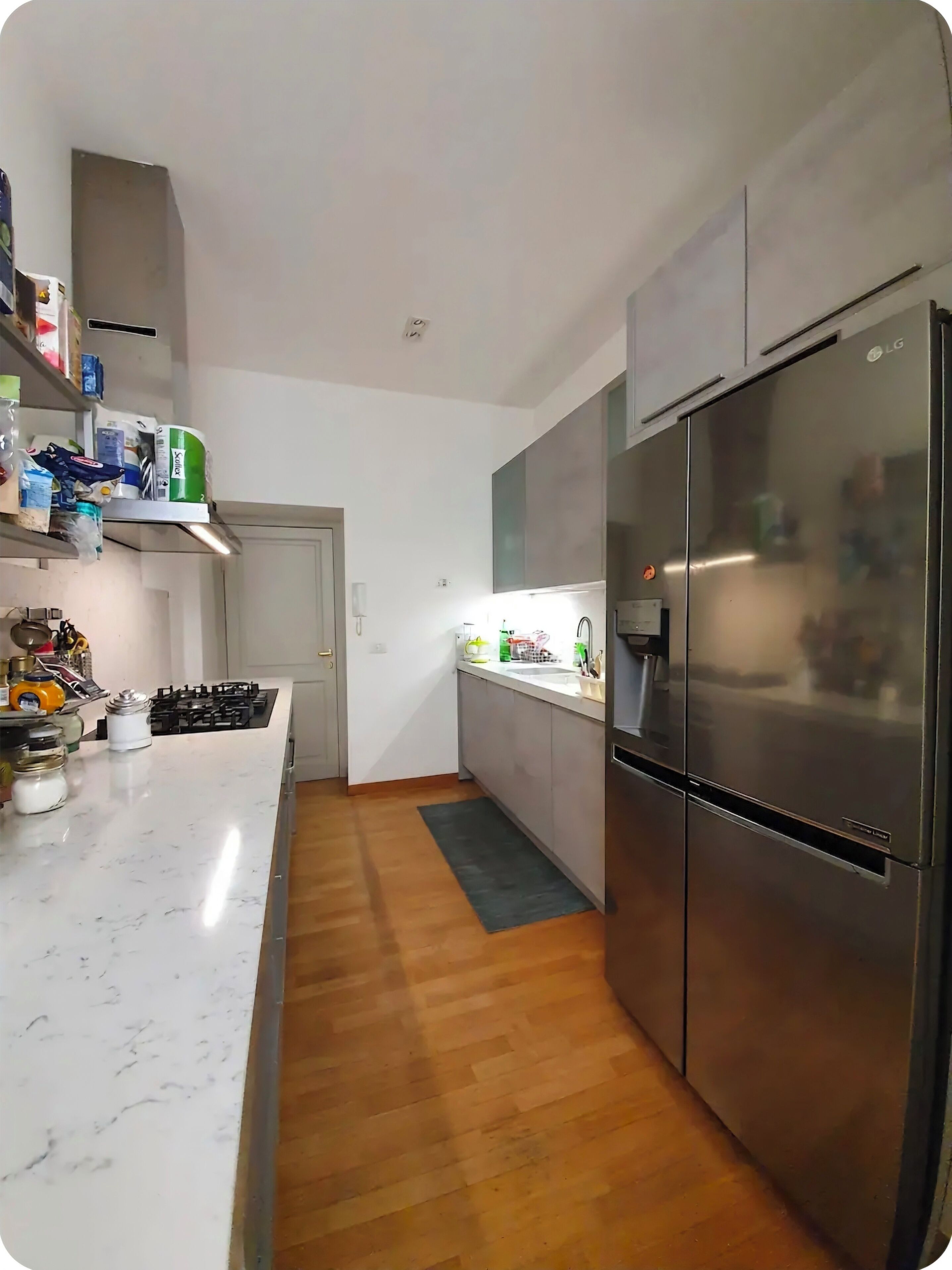 Micro-ondes, four, plaque de cuisson, lave-vaisselle