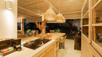 Family Villa, 2 Bedrooms, Patio, Garden View | Private kitchenette