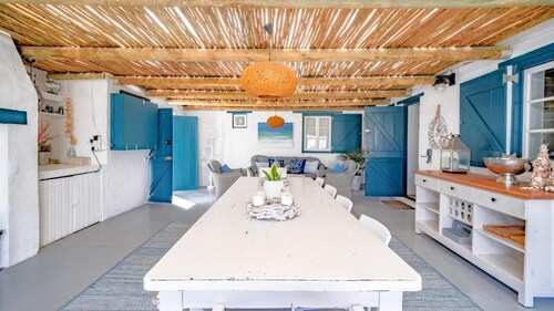 Lovely 5-bedroom house in Langezandt Fisherman's Village, Struisbaai