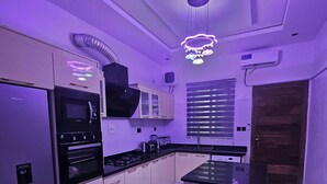 Maison, 5 chambres, accessible aux personnes à mobilité réduite, fumeur | Intérieur