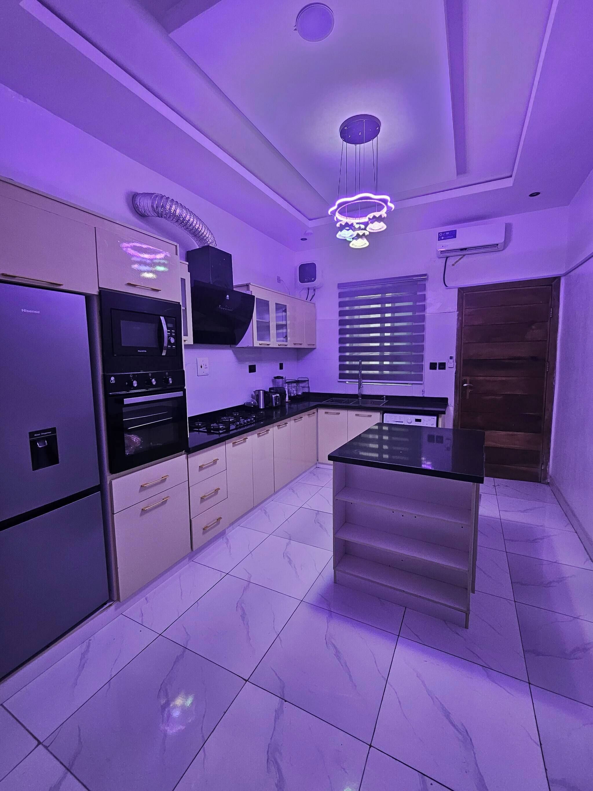 House, 5 Bedrooms, Accessible, Smoking | Interior