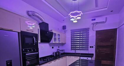 Luxury 5 Bedrooms Duplex With Swimming Pool