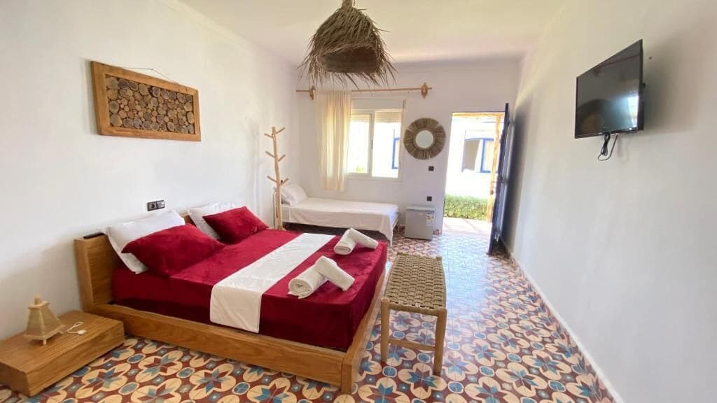 Habitación triple Deluxe | Cunas gratuitas, cuna de viaje, camas extra gratis y wifi gratis 