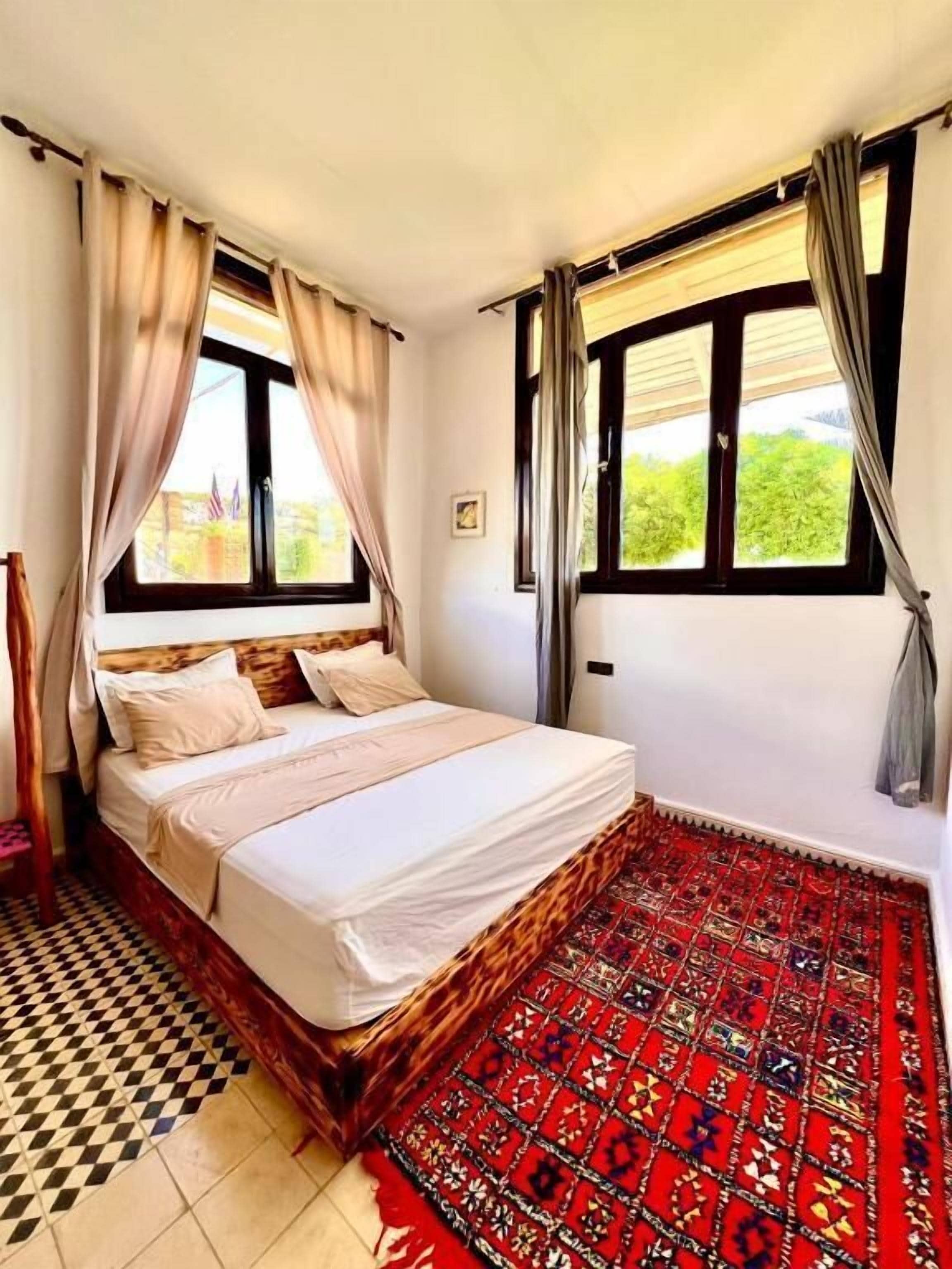 Quadruple Room | Free cribs/infant beds, travel crib, free rollaway beds, free WiFi