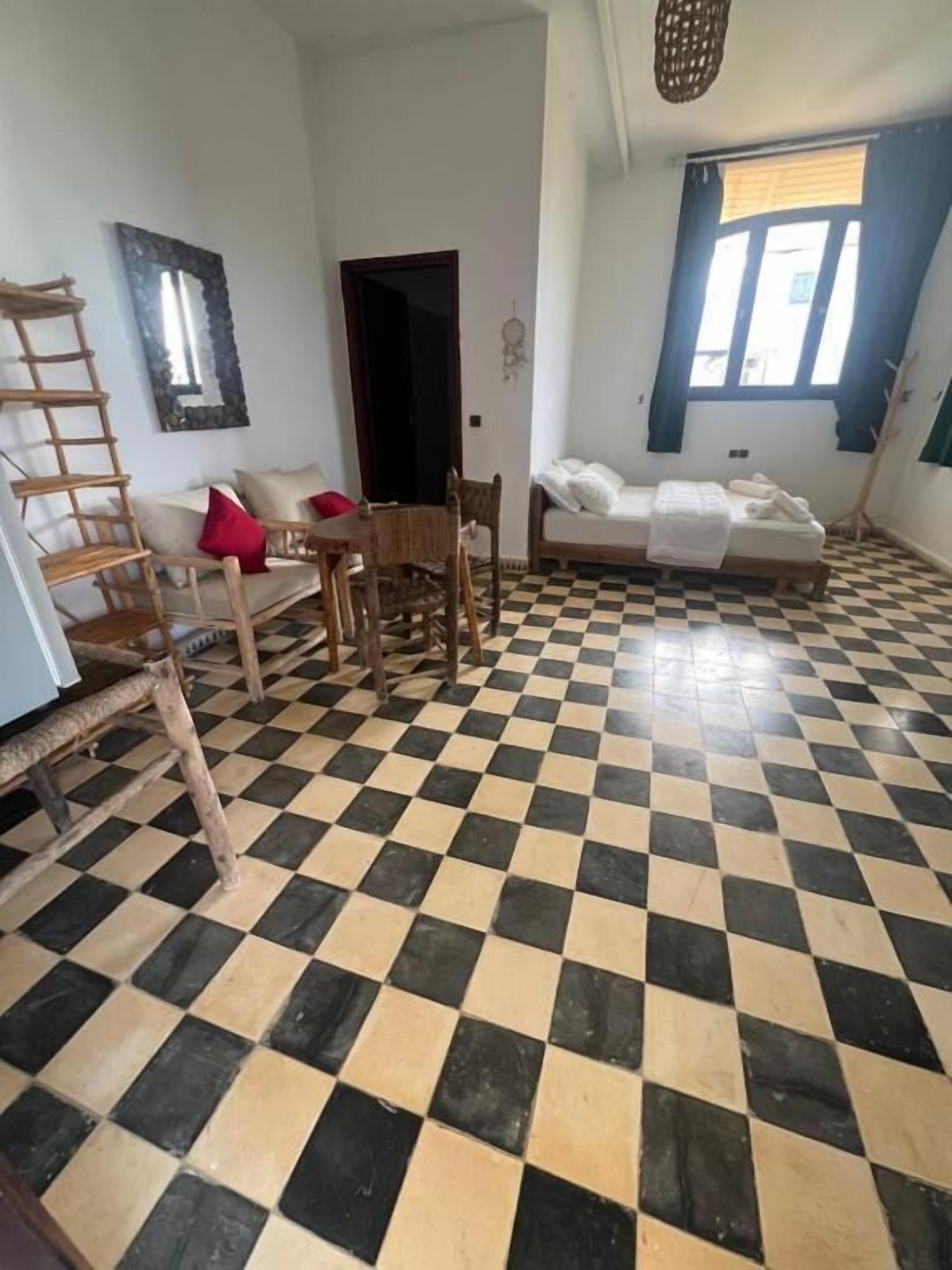 Suite Junior | Lits bébé (gratuits), lit parapluie