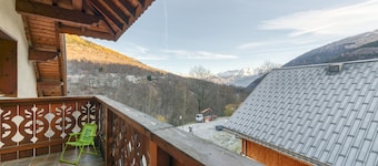 Apartment "Le Ressoutan" with Mountain View and Balcony