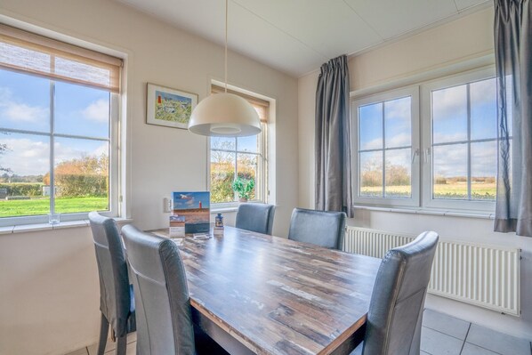 House | Dining - Charming 5-person Holiday Home With Panoramic Views (De Koog)