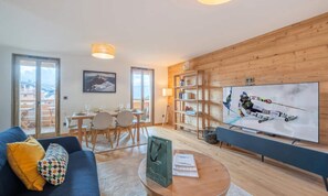 Living area - Apartment in Alpe D'huez Near Ski Lifts (Huez)