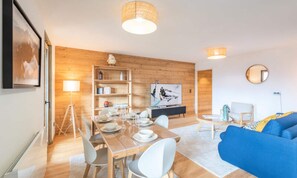 Living area - Apartment in Alpe D'huez Near Ski Lifts (Huez)