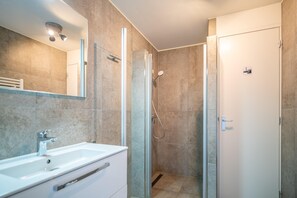 Apartment | Bathroom