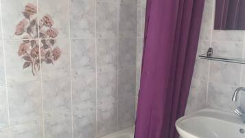 Suihku, hiustenkuivaaja