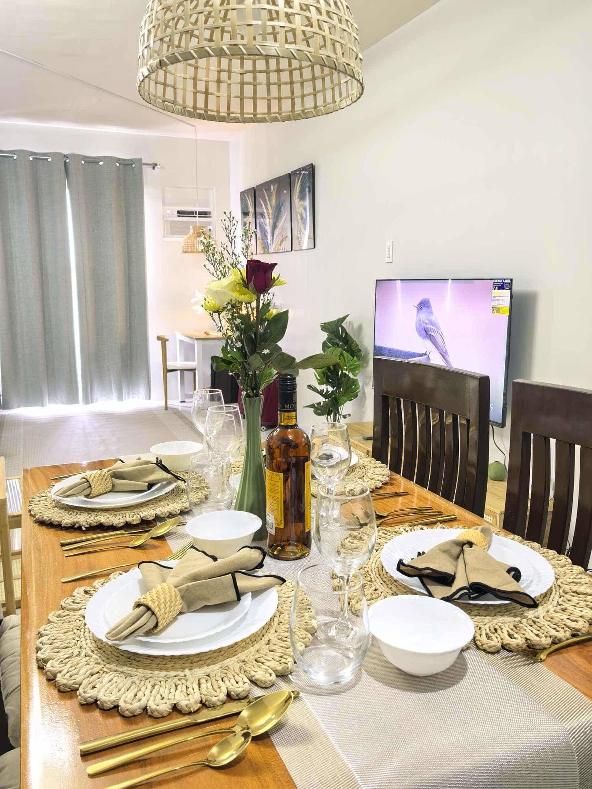Condo, 1 Bedroom, Accessible, Balcony | Dining room
