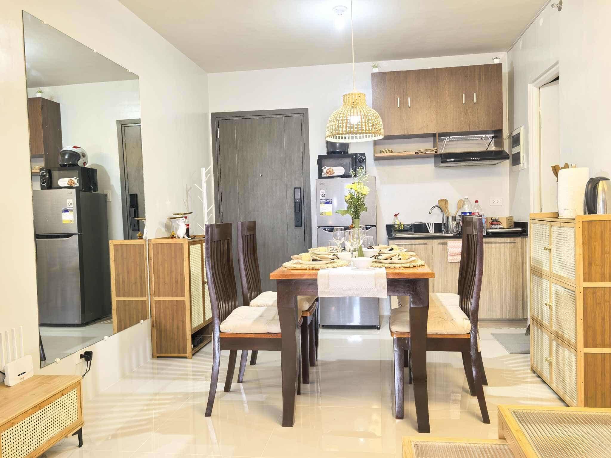 Appart'hôtel, 1 chambre, accessible aux personnes à mobilité réduite, balcon | Salle à manger