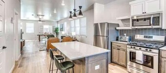 Stylish Townhome Steps from Plaza District & Downtown