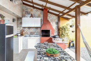 Comfort Villa | Private kitchen - Casa 1 (Navegantes)