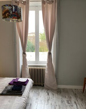 5 Schlafzimmer, Bügeleisen/Bügelbrett, WLAN, Bettwäsche