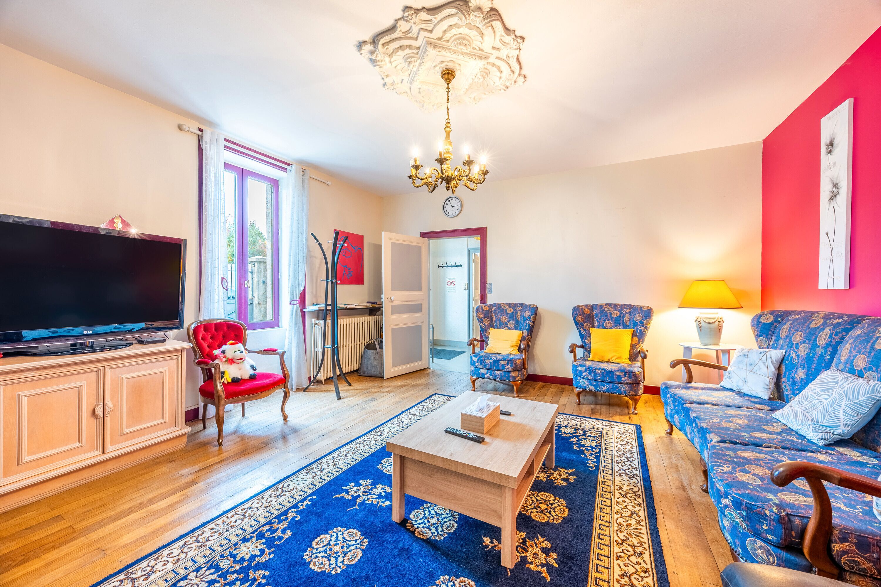 Télévision, chaîne hi-fi