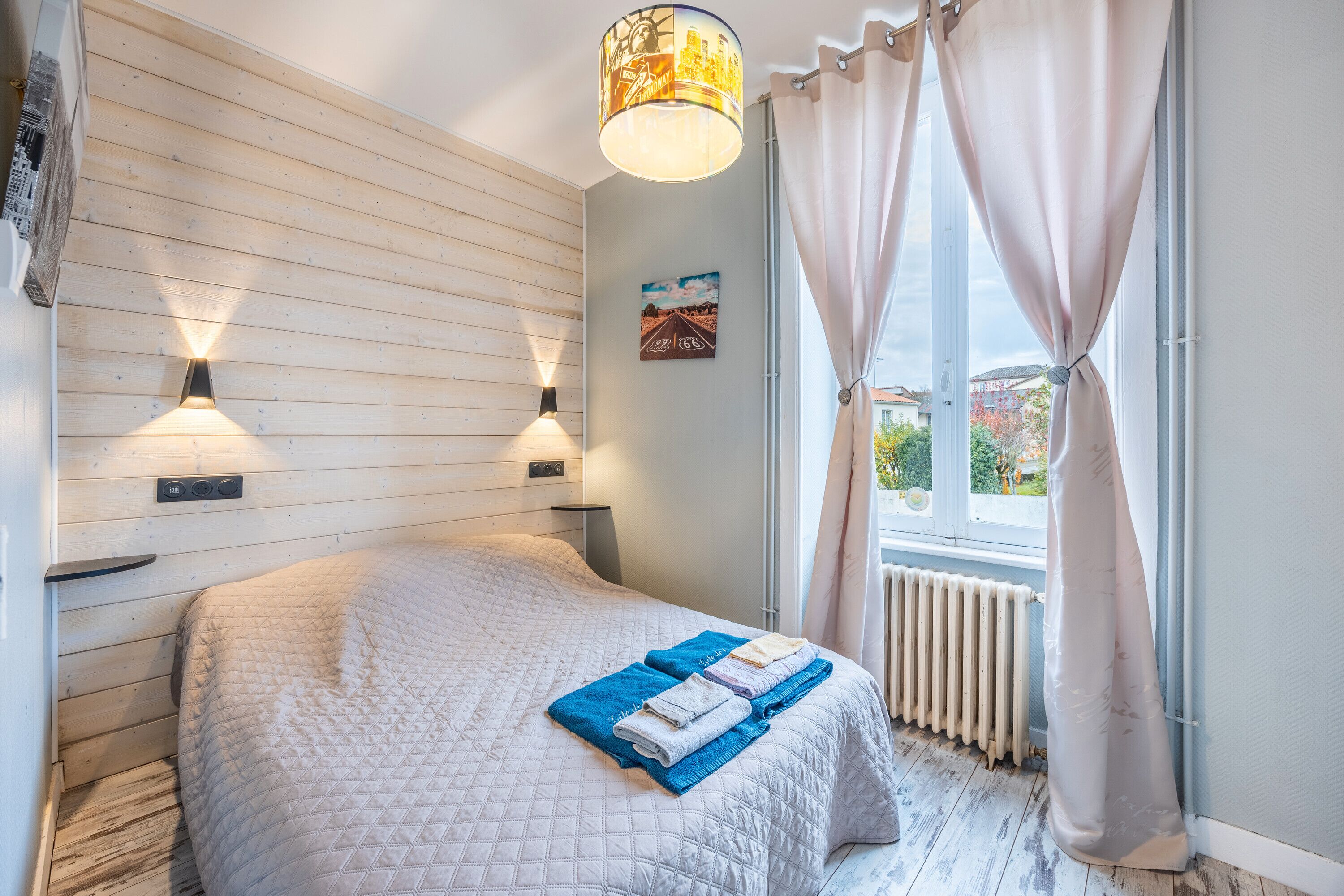 5 室のベッドルーム、アイロン / アイロン台、WiFi、ベッドシーツ