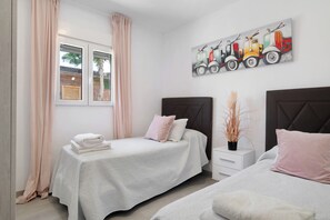 Fer et planche à repasser, Wi-Fi, draps fournis