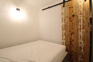 1 soveværelse, sengetøj