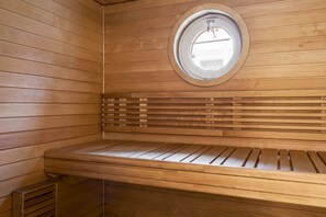 Classic Apartment, City View | Bathroom | Shower, hair dryer, towels, soap - Spacious City Retreat with Private Sauna (Helsinki)