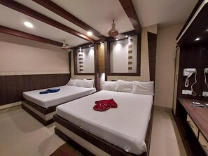 Deluxe Double Room | Free WiFi - Ananya Hotel (Digha)