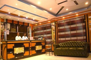 Check-in/check-out kiosk