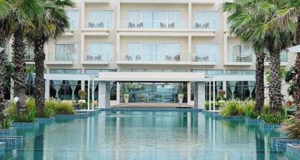 Golden Sands - By The Bay Resorts