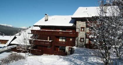 Magnificent Ski-in/ski-out Apartment for 6 People