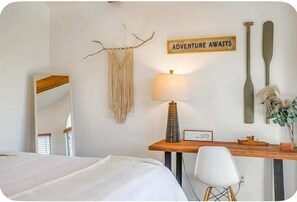 4 bedrooms, iron/ironing board, Internet, bed sheets