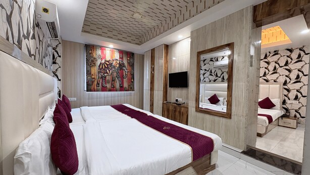 Quadruple Room | Laptop workspace, soundproofing, WiFi (free), bed sheets - Hotel the Marvellous (Jhansi)
