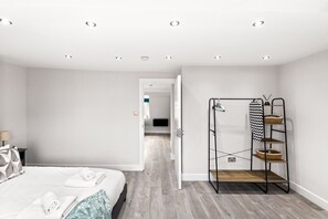 Apartment | 2 bedrooms - Spacious 2-floor Flat Near Weymouth Seafront (Weymouth)