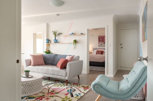 Cosy 2-bed Apartment in the Heart of Strathfield
