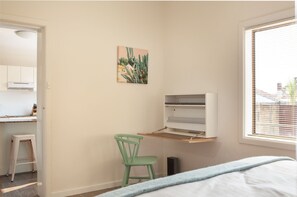 Apartment | 2 bedrooms, laptop workspace, iron/ironing board, bed sheets
