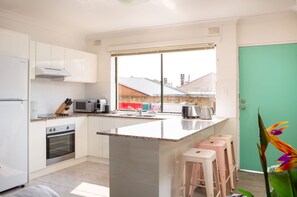 Apartment | Private kitchen | Cookware/dishes/utensils