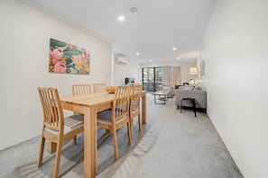 Apartment | Dining - Central 2-bed Apartment With Pool, Gym and Spa (Canberra)