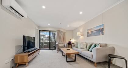 Central 2-bed Apartment With Pool, Gym and Spa