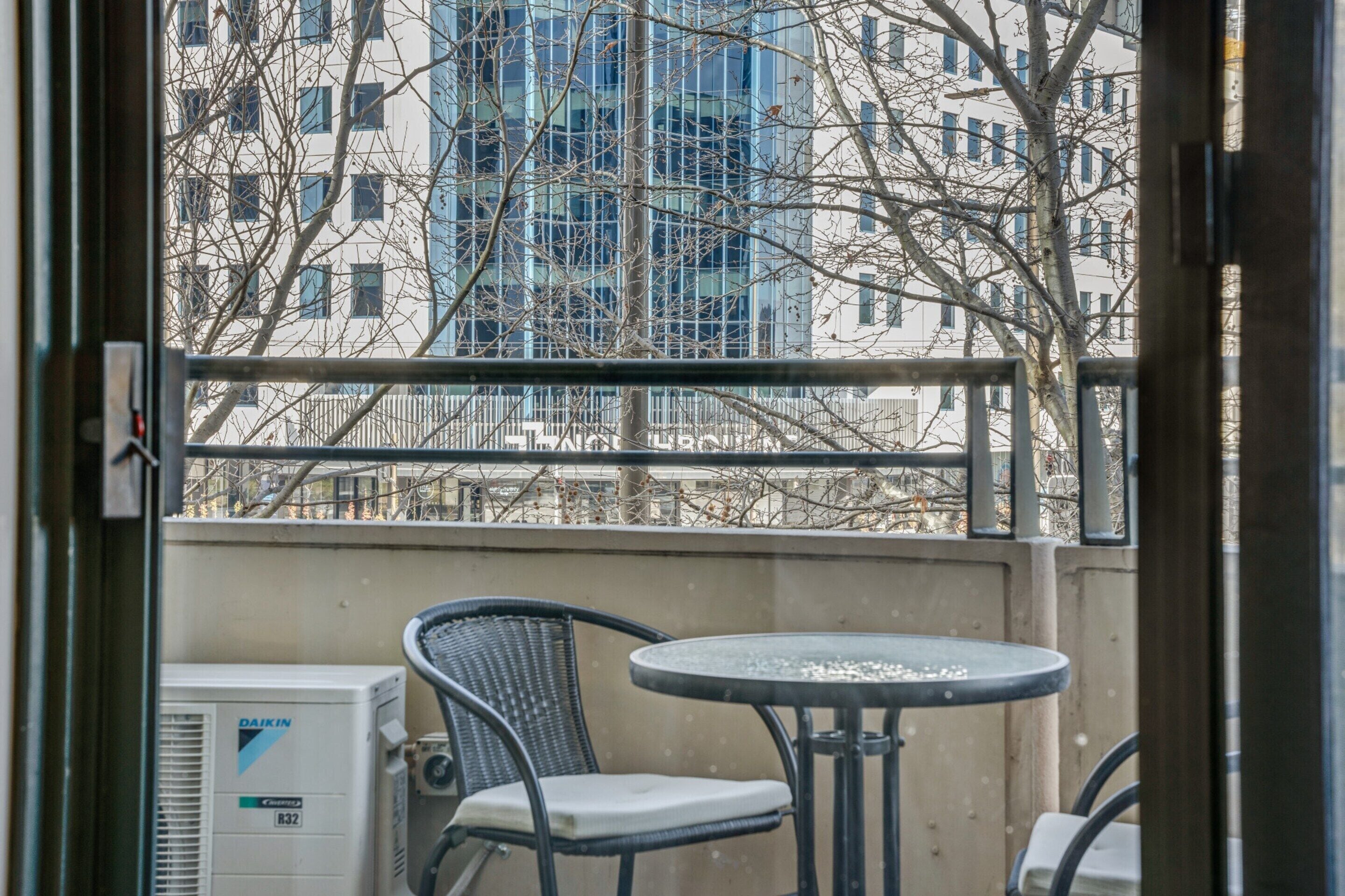 Apartment | Outdoor dining
