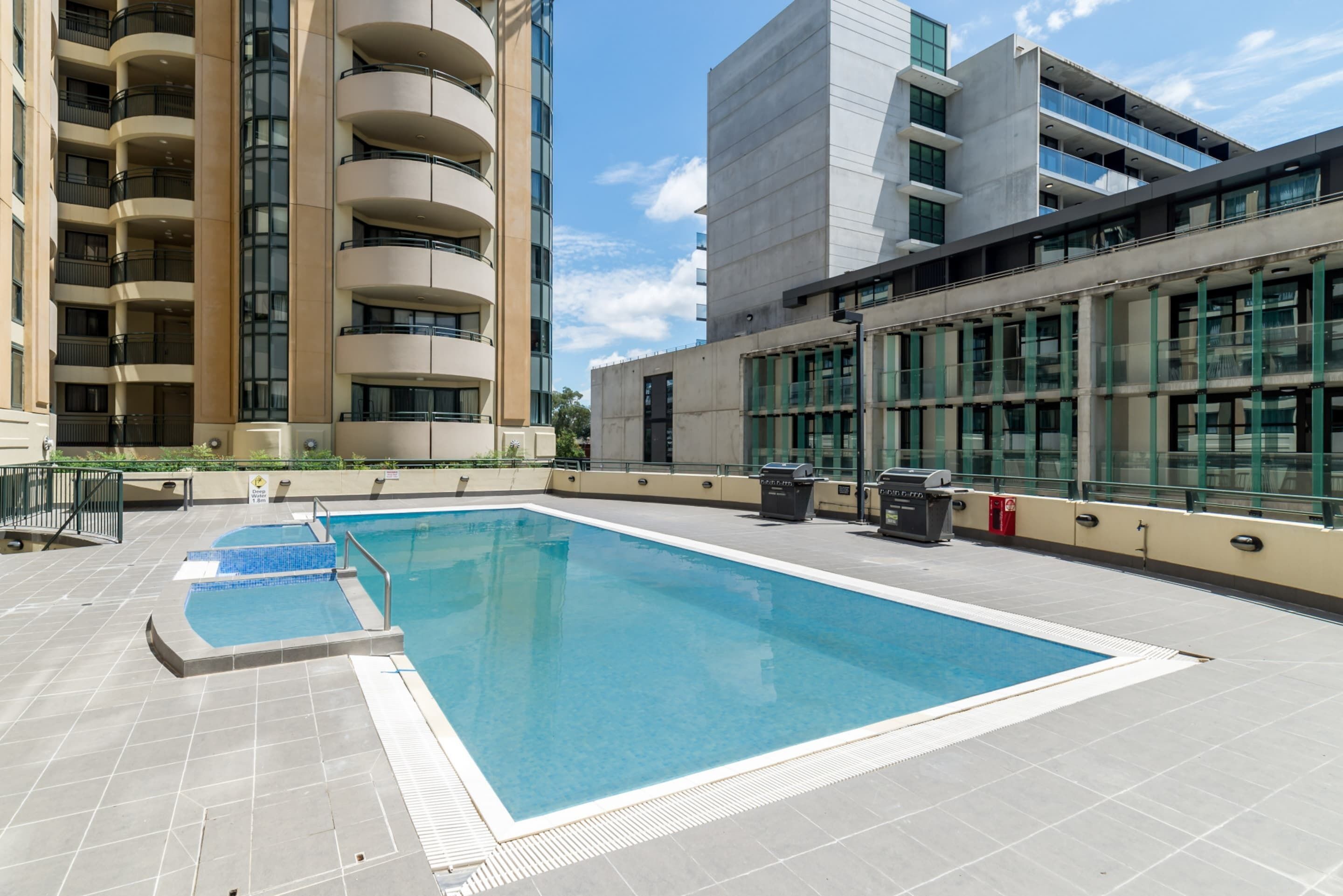 Apartment | Pool | Outdoor pool